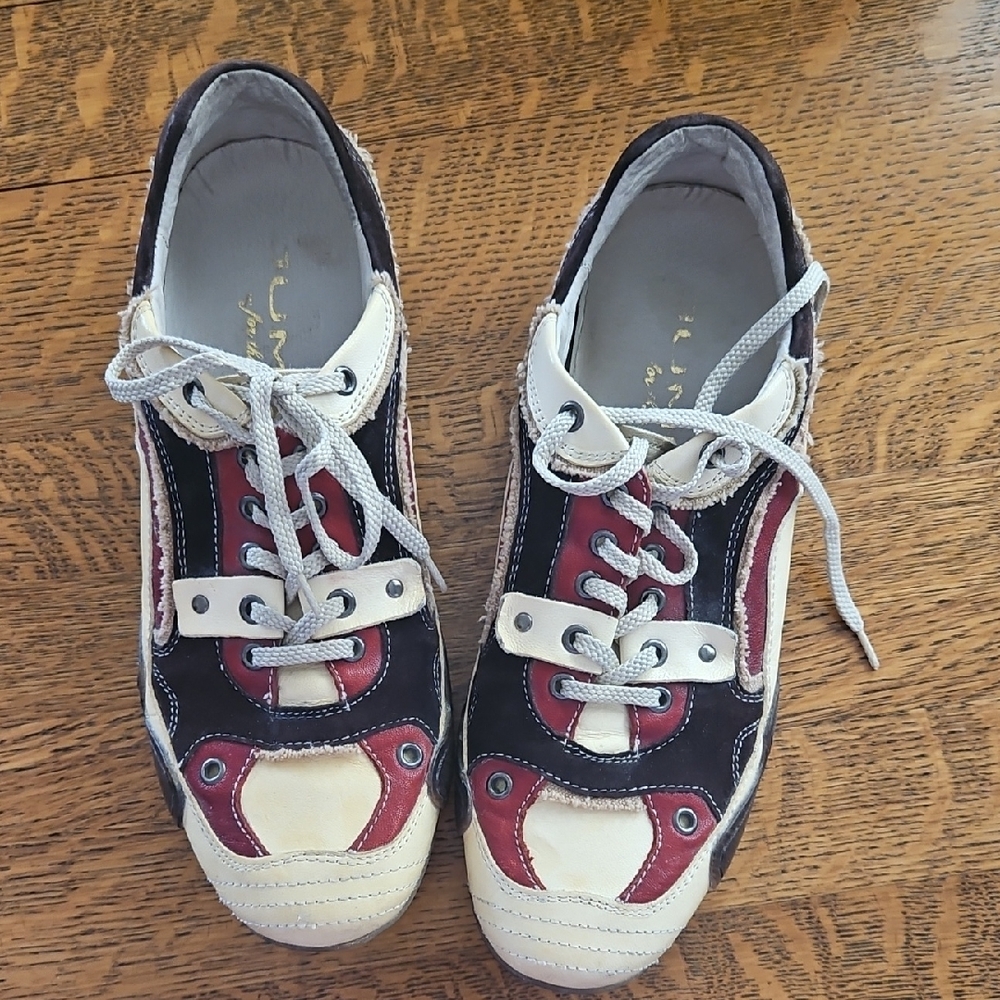 Stylish Black and Red Sneakers Mens Jump For The People